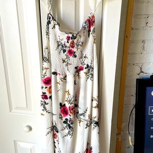 White long floral summer dress leg slit. Size M.